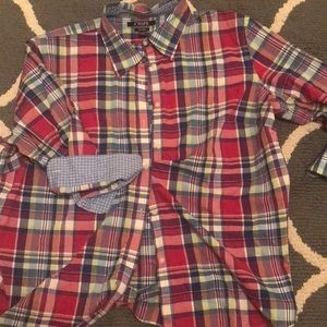 Chaps NO IRON button down